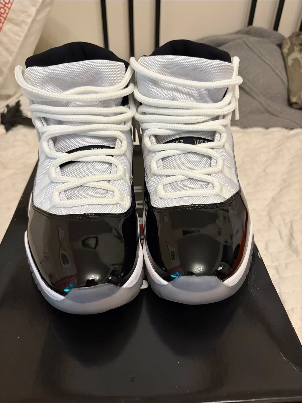 Jordan 11 Concord Retro Size 10 excellent condition